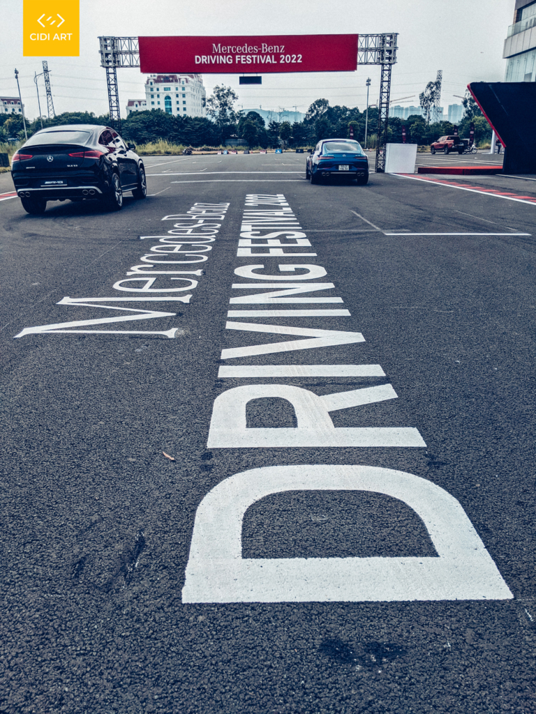 Vẽ tranh trang trí đường đua F1 – Sự kiện Mercedes-Benz tại đường đua F1 Hà Nội